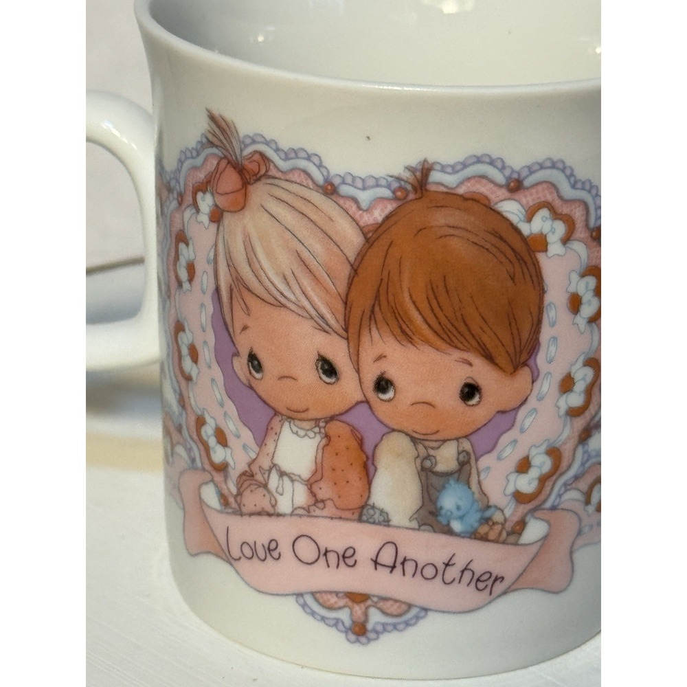 Vintage Precious Moments Coffee Mug "Love One Another" 9 fl. oz Heart Handle - Picture 3 of 11